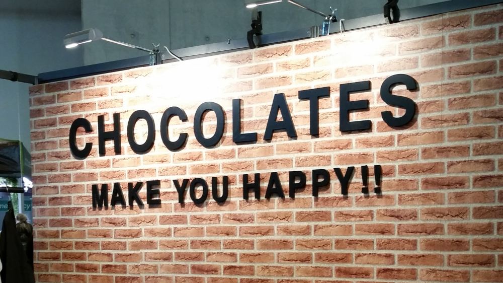 I fully agree with this claim by Vanillabeans! Chocolate makes you happy!
